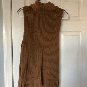 Sleeveless turtle neck sweater